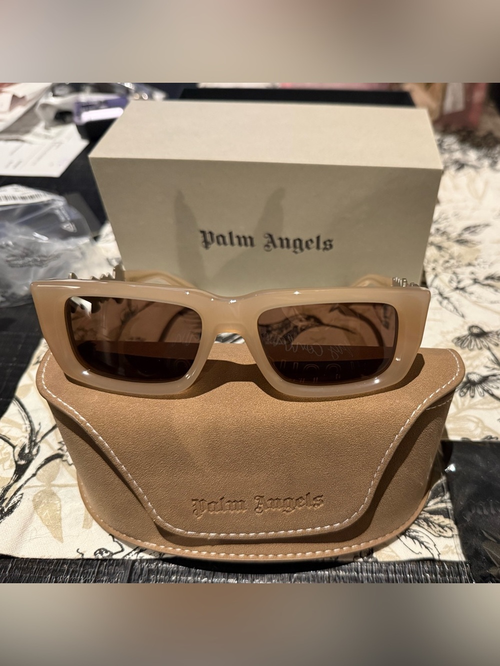 Palm Angels Milford PERI040 Designer Sunglasses Brand New – Complete Set